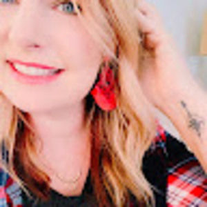 Meet your Posher, Angie